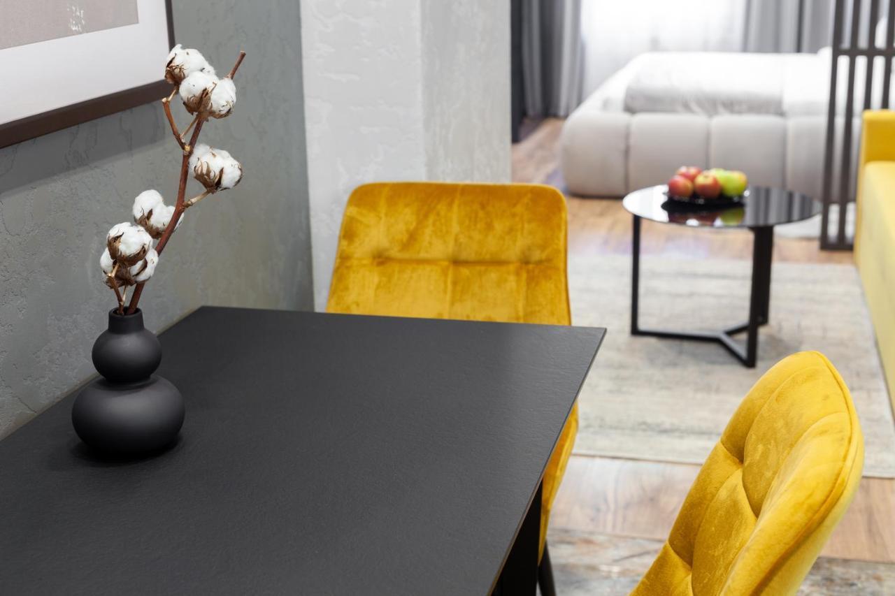 Dream Apartament On Drahomanova Street Lviv Extérieur photo