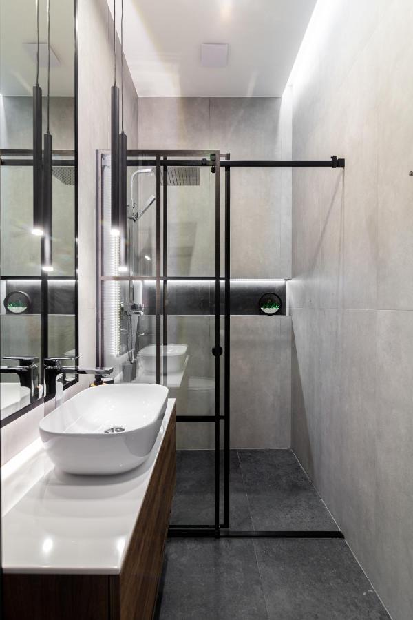 Dream Apartament On Drahomanova Street Lviv Extérieur photo