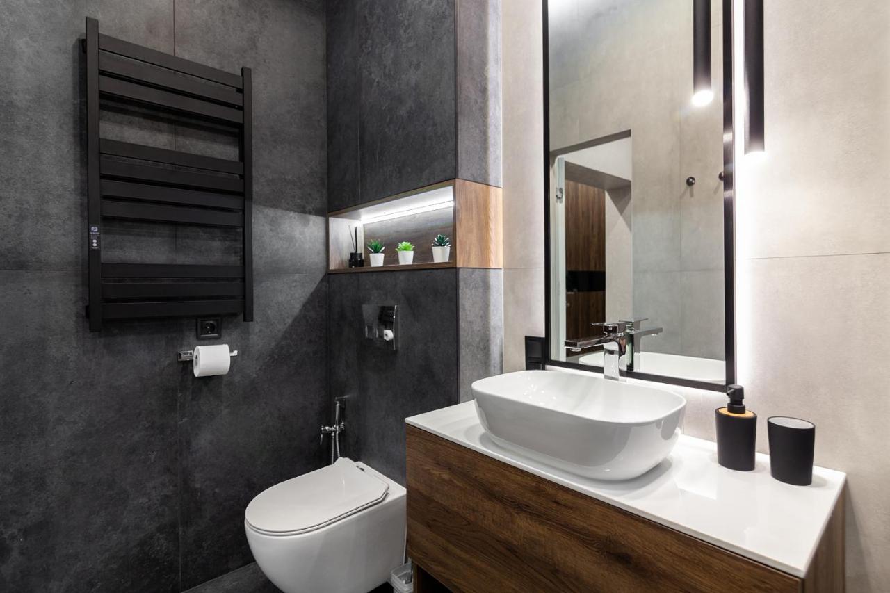 Dream Apartament On Drahomanova Street Lviv Extérieur photo